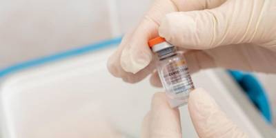 Украина 30 апреля получила вторую партию вакцины CoronaVac - прибыло 500 тысяч доз - ТЕЛЕГРАФ