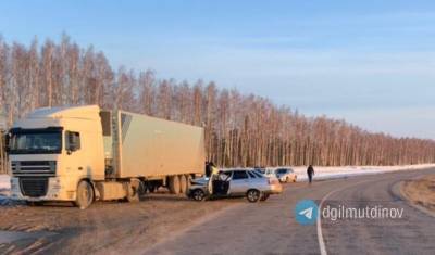 В Башкирии пьяный водитель врезался в грузовик, есть пострадавшие