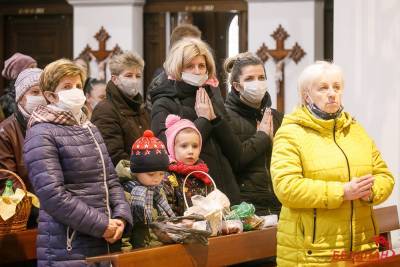 Белорусы празднуют католическую Пасху