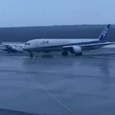 Самолет из Токио незапланированно сел в Красноярске