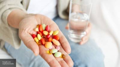Россиянам рассказали о побочных эффектах от приема витаминов