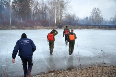 Семь человек провалились под лёд на Сахалине
