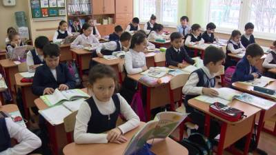 Путин призвал контролировать количество детей-мигрантов в школах