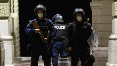 Газ и пули: действия швейцарской полиции назвали оправданными