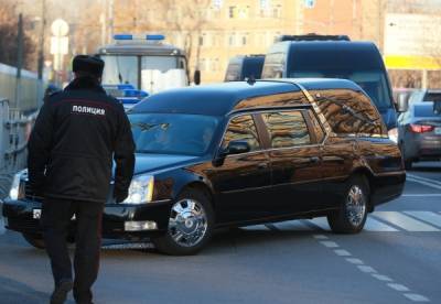 Вандалы вскрыли колумбарий на Ваганьковском кладбище в Москве