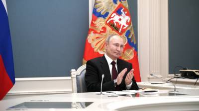 Путин поздравил российских специалистов с Днем геолога