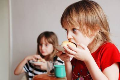 Саратовский Роспотребнадзор: всего 62% родителей довольны школьным питанием