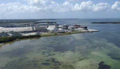 Режим ЧП объявили во Флориде из-за угрозы разлива химикатов