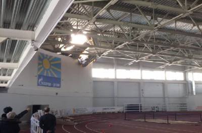 Крыша спорткомплекса обрушилась во время детских соревнований в Кирове