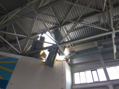 В Кирове во время забега на детских соревнованиях рухнула крыша спорткомплекса