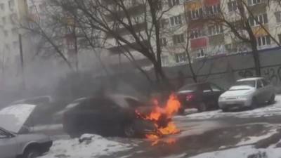 Внезапно вспыхнул: в Самаре сгорел автомобиль Kia