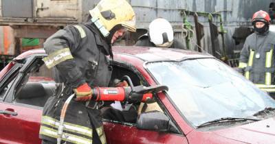 Калининградские пожарные соревновались за звание лучших в работе на месте ДТП