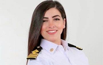 Первая женщина-капитан Египта заявила о непричастности к пробке в Суэцком канале