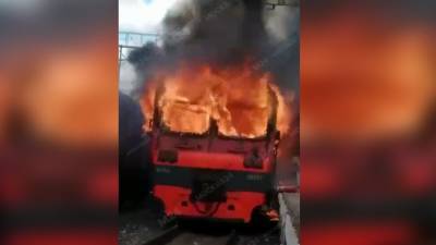 Вагон электропоезда сгорел в Калужской области