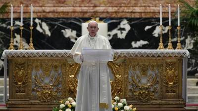 Папа Франциск назвал постыдными военные расходы во время пандемии
