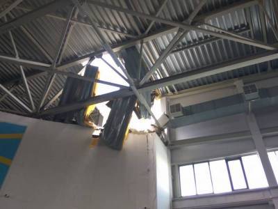Крыша спорткомплекса рухнула во время детских соревнований в Кирове
