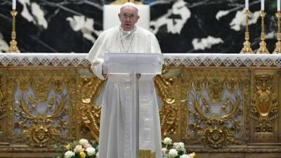 Папа римский в рамках торжественной мессы упомянул Украину, войны и пандемию