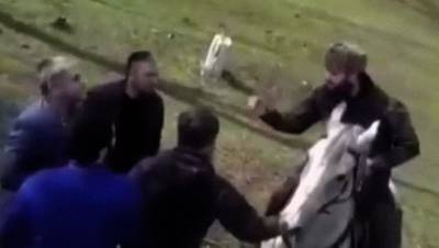 В МВД объяснили причину конного похода чеченцев, пытавшихся попасть в Дагестан