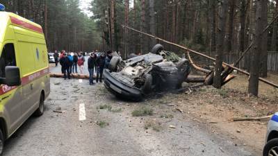 Непристегнутые ремнями водитель и пассажир BMW получили тяжёлые травмы в ДТП в Твери