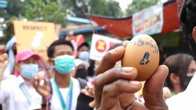 "Яичный" протест в Мьянме - ru.euronews.com - Франция - Венгрия - Бирма - Брюссель - Янгон