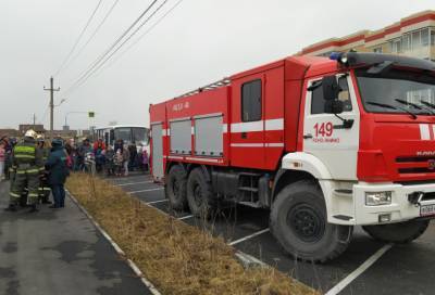 Сотрудники ГКУ «Леноблпожспас» рассказали детям о безопасности и профессии пожарного в Янино-1