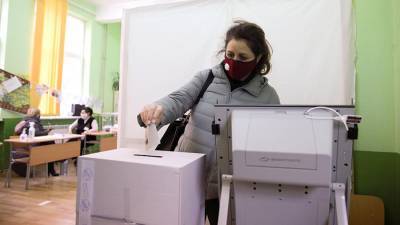 Правящая партия Болгарии лидирует на парламентских выборах по данным экзитполов