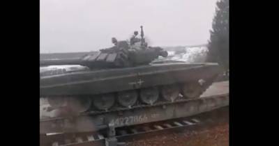 Россия перебрасывает танковую дивизию из Кемерово под границу с Украиной, - расследование (видео)