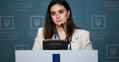 Мендель призвала Украину заявить право на "свой" русский язык