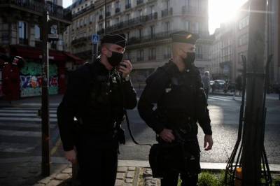 Министров во Франции заподозрили в участии в подпольных вечеринках