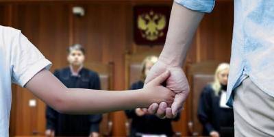 В России шестилетнюю девочку едва не засудили за долги по коммуналке, которые оставила мать перед смертью - ТЕЛЕГРАФ