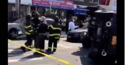 В ДТП со скорой в Нью-Йорке пострадали 8 человек и погибла пациентка