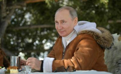 Жительницы России назвали Путина самым привлекательным мужчиной страны
