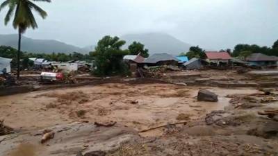 Новости на "России 24". Наводнение в Индонезии и Восточном Тиморе унесло жизни более 60 человек