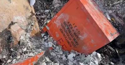 В Красноярске обнаружили нелегальную свалку контейнеров с маркировкой химических отходов — видео