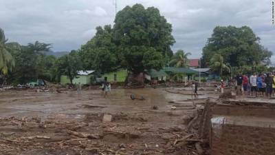 Десятки погибших: Индонезию накрыло мощное наводнение