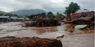 Индонезию и Восточный Тимор охватили сильные наводнения, погибли более полсотни людей — фото, видео