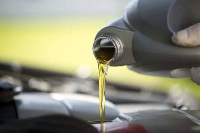 Михаил Колодочкин - Автовладельцам объяснили, почему стоит менять моторное масло весной - actualnews.org