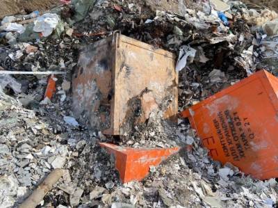На окраине Красноярска нашли контейнеры с маркировкой химических отходов