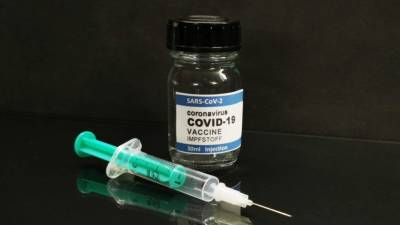 МИД Китая объяснил нехватку вакцин от COVID-19 в мире