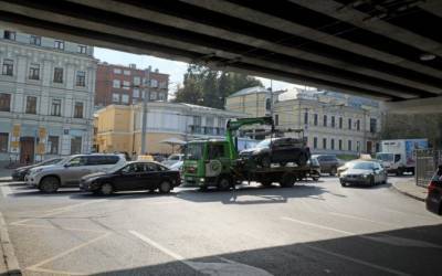 В Москве повысили тарифы на эвакуацию неправильно припаркованных машин