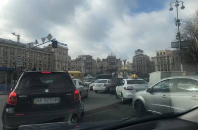 Транспортный коллапс парализовал Киев из-за локдауна, фото: цены на проезд взлетели до небес