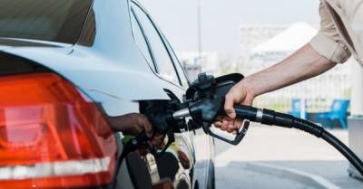 Крупные украинские сети АЗС снизили цены на бензин — СМИ