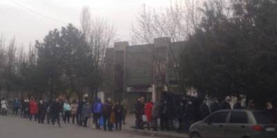 Локдаун в Николаеве вызвал транспортный коллапс: на остановках толпы людей, маршруток нет