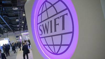 Железный занавес: в РФ допускают создание собственного аналога SWIFT