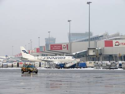 Объявили о заминировании: в аэропорту Варшавы эвакуировали самолет