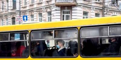 Без спецпропуска пускают? Как ездят маршрутки во время жесткого карантина в Киеве