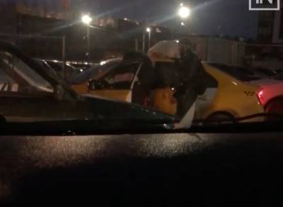 В отдаленном районе Екатеринбурга из-за огромной пробки дважды подрались водители