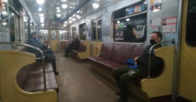 Полиция не пускает в метро Киева врачей: не успели получить пропуска на выходных (ВИДЕО)