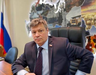 Депутат Госдумы предложил штрафовать коллег за мат на рабочем месте
