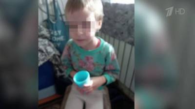 В Ростовской области над семилетней девочкой жестоко издевались мать и отчим